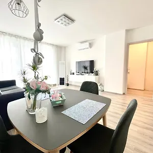 Apartament West Budapest-edge Of Downtown-free Parking, Budapesta